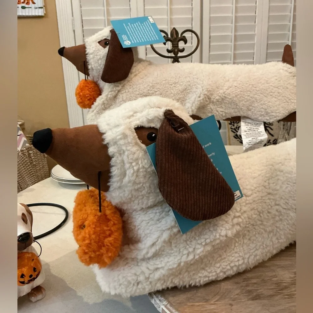 Looong Dachshund Halloween Ghost, carrying Jack o lantern treat bag, Pillow